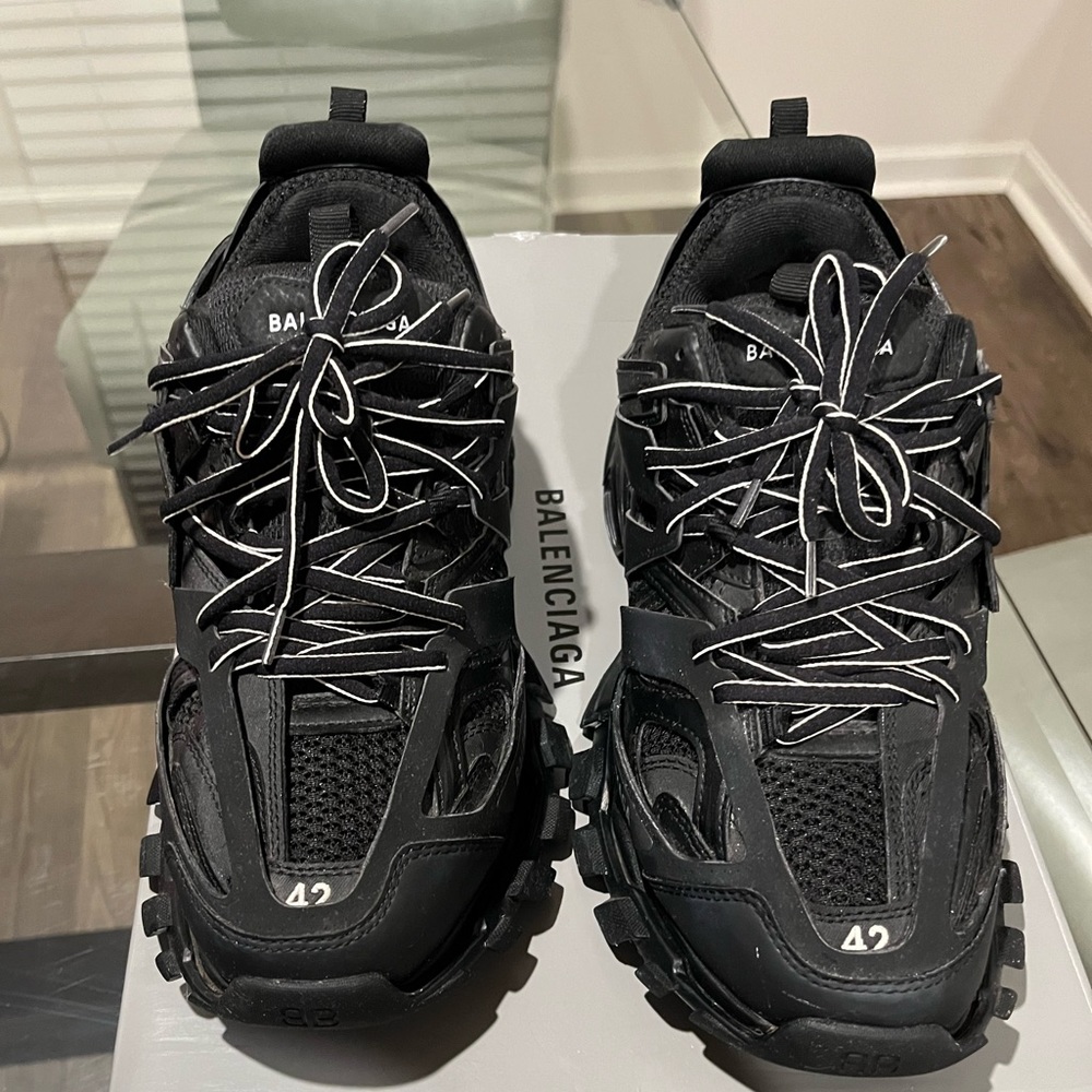 Men’s Balenciaga black trainers size 42